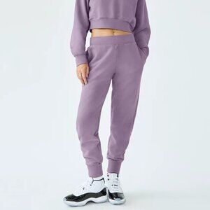 TNA | Aritzia Sweatfleece Cozy Fleece Perfect Fit Sweatpant Joggers Lilac Purple
